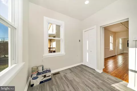 Entry Way - 6 E 8 E B St, Brunswick, MD 21716 photo 1 of 2