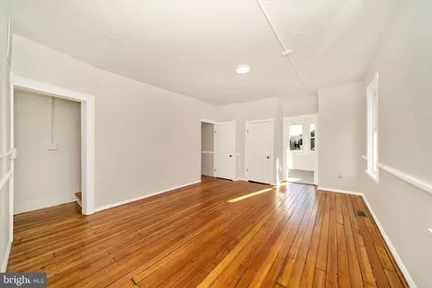 Living - 6 E 8 E B St, Brunswick, MD 21716 photo 2 of 6