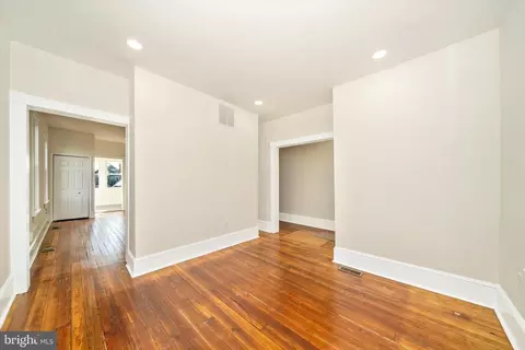 Living - 6 E 8 E B St, Brunswick, MD 21716 photo 4 of 6