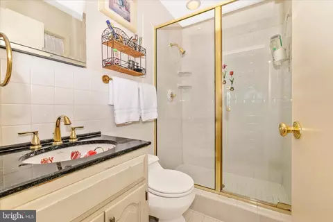 Bath - 710 Wyngate Dr, Frederick, MD 21701 photo 1 of 3