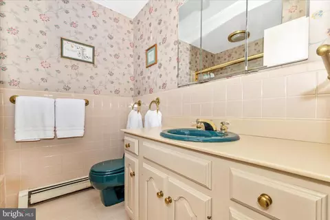 Bath - 710 Wyngate Dr, Frederick, MD 21701 photo 2 of 3