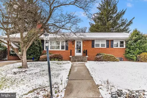 710 Wyngate Dr, Frederick, MD 21701