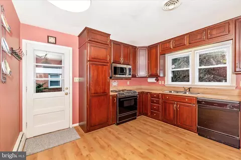 Kitchen - 710 Wyngate Dr, Frederick, MD 21701 photo 2 of 2
