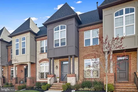 Exterior - 924 Lindley Rd, Frederick, MD 21701 photo 2 of 12