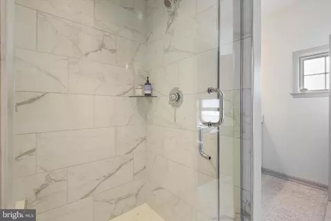 Bath - 924 Lindley Rd, Frederick, MD 21701 photo 2 of 3