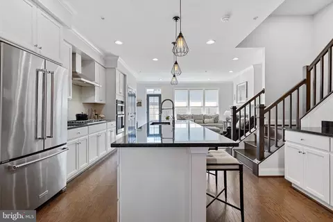 Entry Way - 924 Lindley Rd, Frederick, MD 21701 photo 2 of 8