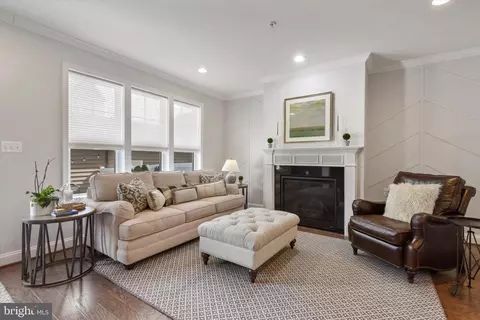 Living - 924 Lindley Rd, Frederick, MD 21701 photo 1 of 1