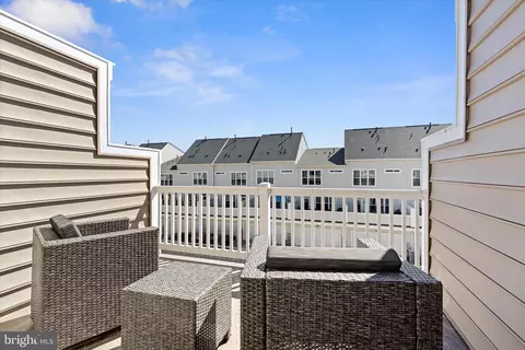 Exterior - 924 Lindley Rd, Frederick, MD 21701 photo 4 of 12