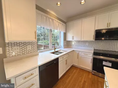 Kitchen - 1743 Wheyfield Dr, Frederick, MD 21701 photo 2 of 3
