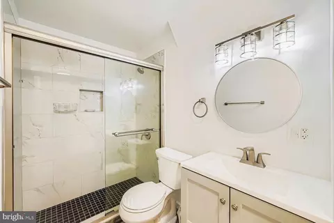 Bath - 6909 Baron Ct, Frederick, MD 21703 photo 4 of 4