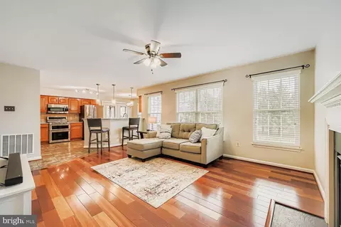 Living - 6909 Baron Ct, Frederick, MD 21703 photo 4 of 5
