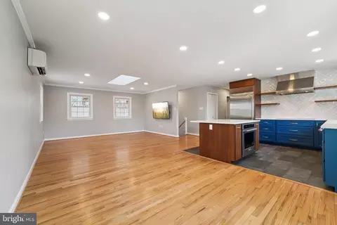Living - 5 N Jefferson St, Frederick, MD 21701 photo 4 of 6