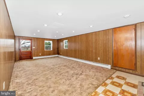 Living - 10223 Liberty Rd, Frederick, MD 21701 photo 5 of 8