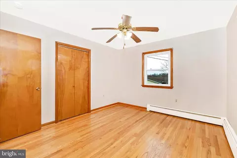 Bedroom - 10223 Liberty Rd, Frederick, MD 21701 photo 2 of 8