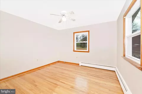 Bedroom - 10223 Liberty Rd, Frederick, MD 21701 photo 5 of 8