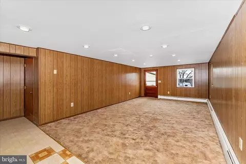 Living - 10223 Liberty Rd, Frederick, MD 21701 photo 7 of 8