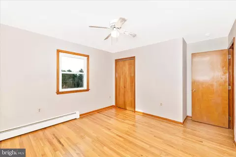 Bedroom - 10223 Liberty Rd, Frederick, MD 21701 photo 4 of 8