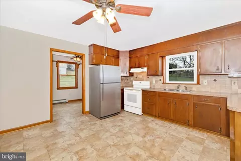 Kitchen - 10223 Liberty Rd, Frederick, MD 21701 photo 3 of 6