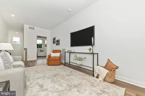 Entry Way - 720 B Iron Forge Rd, Frederick, MD 21702 photo 6 of 9