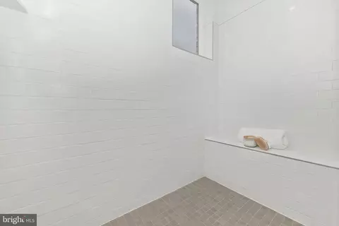 Bath - 720 B Iron Forge Rd, Frederick, MD 21702 photo 1 of 3