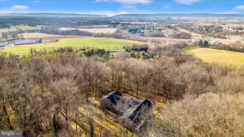 4521 Timbery Dr, Jefferson, MD 21755