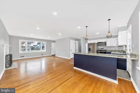 Living - 713 Northside Dr, Frederick, MD 21701 photo 8 of 8