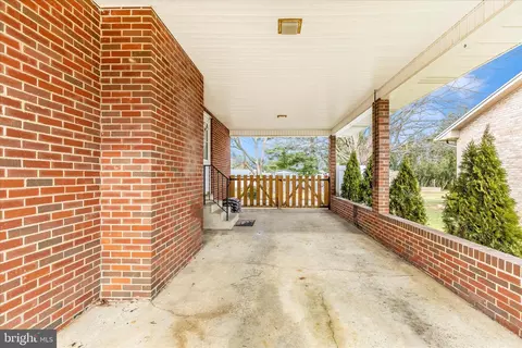 Exterior - 713 Northside Dr, Frederick, MD 21701 photo 4 of 14