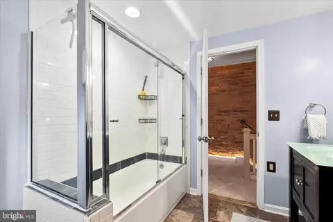 Bath - 7 Jefferson St, Frederick, MD 21701 photo 2 of 2