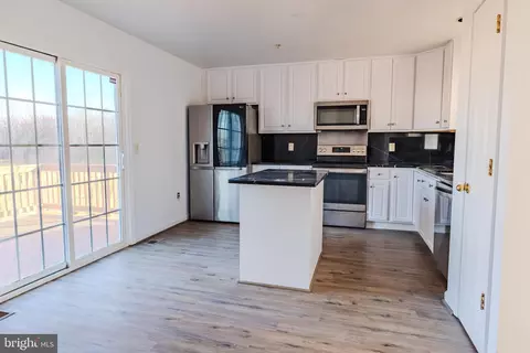 Kitchen - 2011 Weitzel Ct, Frederick, MD 21702 photo 5 of 6