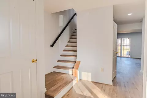 Entry Way - 2011 Weitzel Ct, Frederick, MD 21702 photo 3 of 5