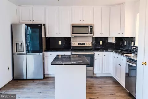 Kitchen - 2011 Weitzel Ct, Frederick, MD 21702 photo 2 of 6