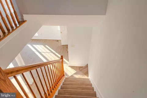 Entry Way - 2011 Weitzel Ct, Frederick, MD 21702 photo 2 of 5