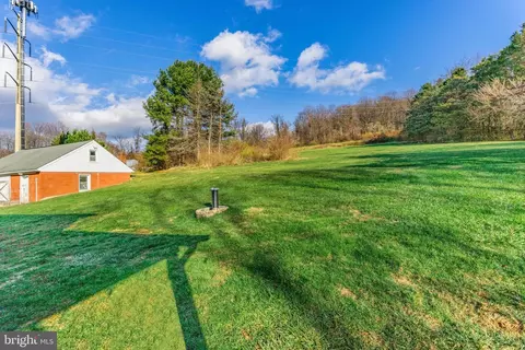 Exterior - 8317 Hollow Rd, Middletown, MD 21769 photo 9 of 10