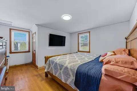 Bedroom - 8317 Hollow Rd, Middletown, MD 21769 photo 7 of 8