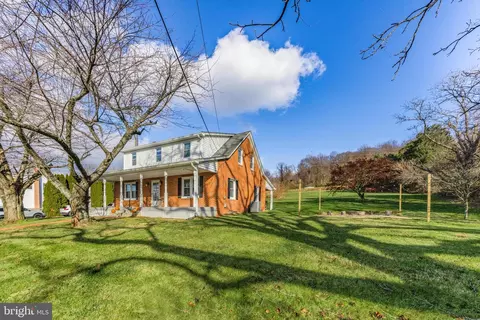 Exterior - 8317 Hollow Rd, Middletown, MD 21769 photo 4 of 10