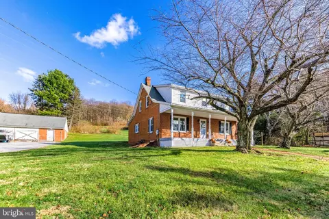 Exterior - 8317 Hollow Rd, Middletown, MD 21769 photo 5 of 10