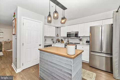 Kitchen - 6131 Baldridge Ter, Frederick, MD 21701 photo 3 of 5