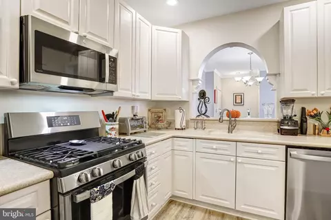 Kitchen - 2500 Waterside Dr #303, Frederick, MD 21701 photo 4 of 5