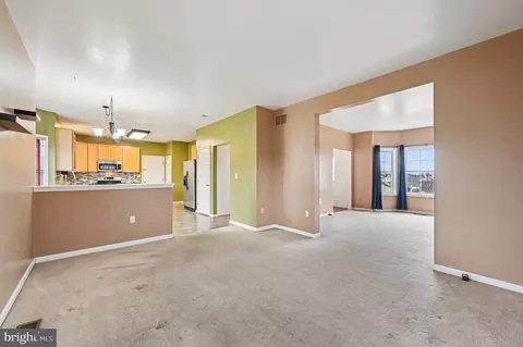Living - 8908 Broad Branch Ct, Frederick, MD 21704 photo 2 of 10