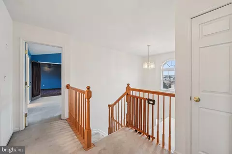 Entry Way - 8908 Broad Branch Ct, Frederick, MD 21704 photo 4 of 6