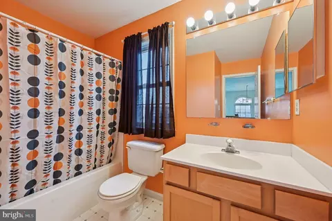 Bath - 8908 Broad Branch Ct, Frederick, MD 21704 photo 1 of 3