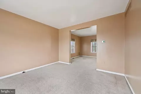 Living - 8908 Broad Branch Ct, Frederick, MD 21704 photo 4 of 10