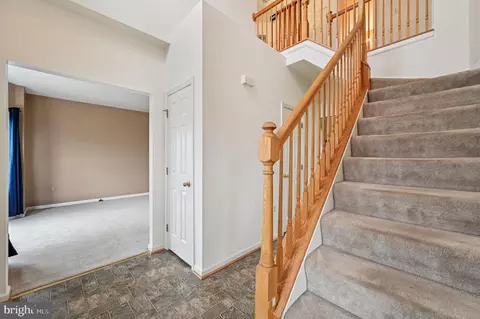 Entry Way - 8908 Broad Branch Ct, Frederick, MD 21704 photo 2 of 6