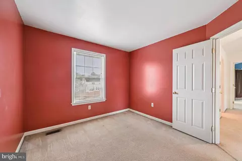 Bedroom - 8908 Broad Branch Ct, Frederick, MD 21704 photo 6 of 7
