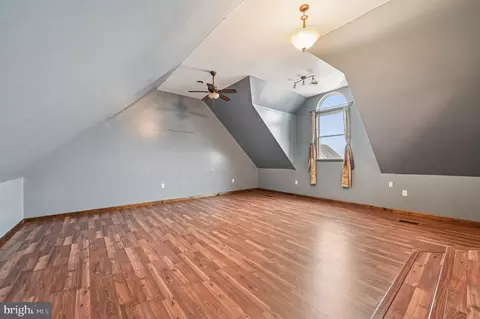 Living - 8908 Broad Branch Ct, Frederick, MD 21704 photo 8 of 10