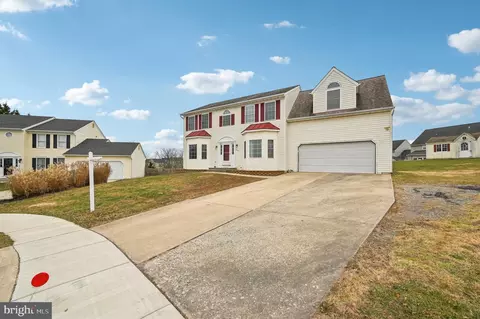 Exterior - 8908 Broad Branch Ct, Frederick, MD 21704 photo 6 of 7