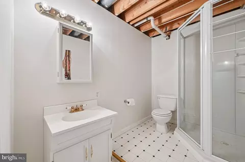 Bath - 8908 Broad Branch Ct, Frederick, MD 21704 photo 3 of 3