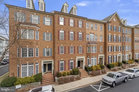 9504 Hyde Pl, Frederick, MD 21704 photo 2