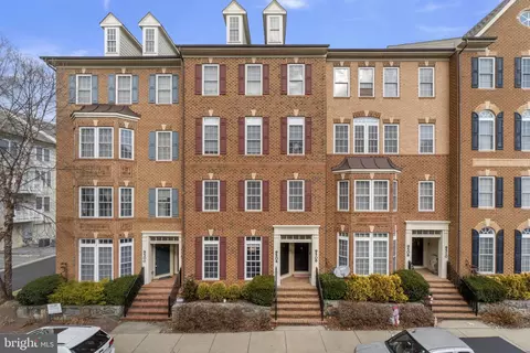 9504 Hyde Pl, Frederick, MD 21704