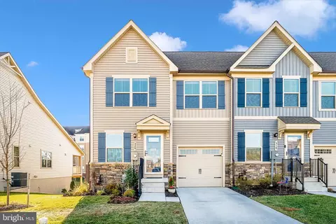 320 Hammersmith Cir, Frederick, MD 21702